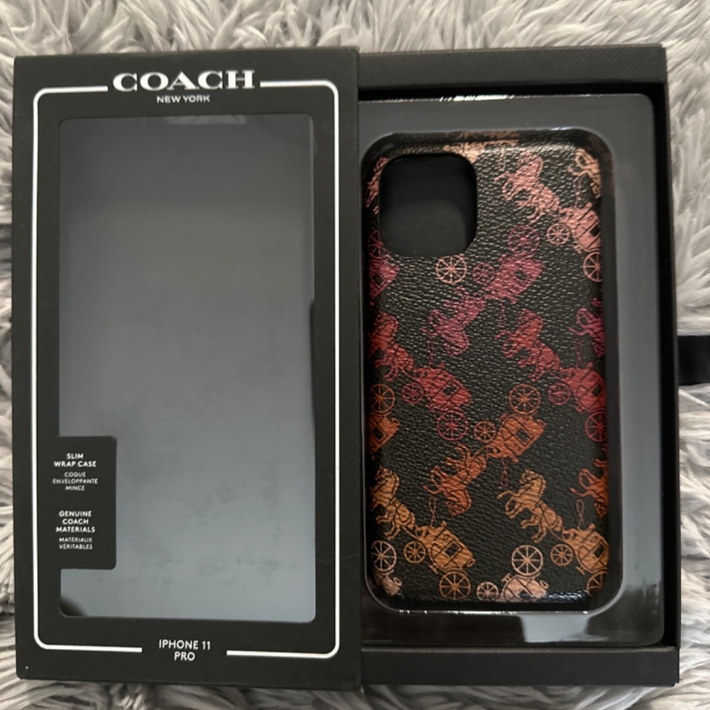iPhone 11 Pro case - Picture 3 of 4
